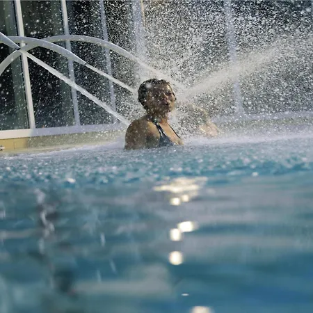 Modern Water With Air Conditioning, Near The Maasduinen Holiday home