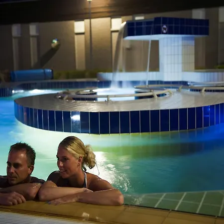 Modern Water With Air Conditioning, Near The Maasduinen Holiday home *